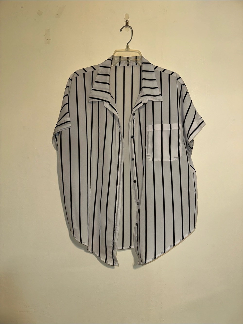 Short-Sleeve Vertical Stripe Shirt